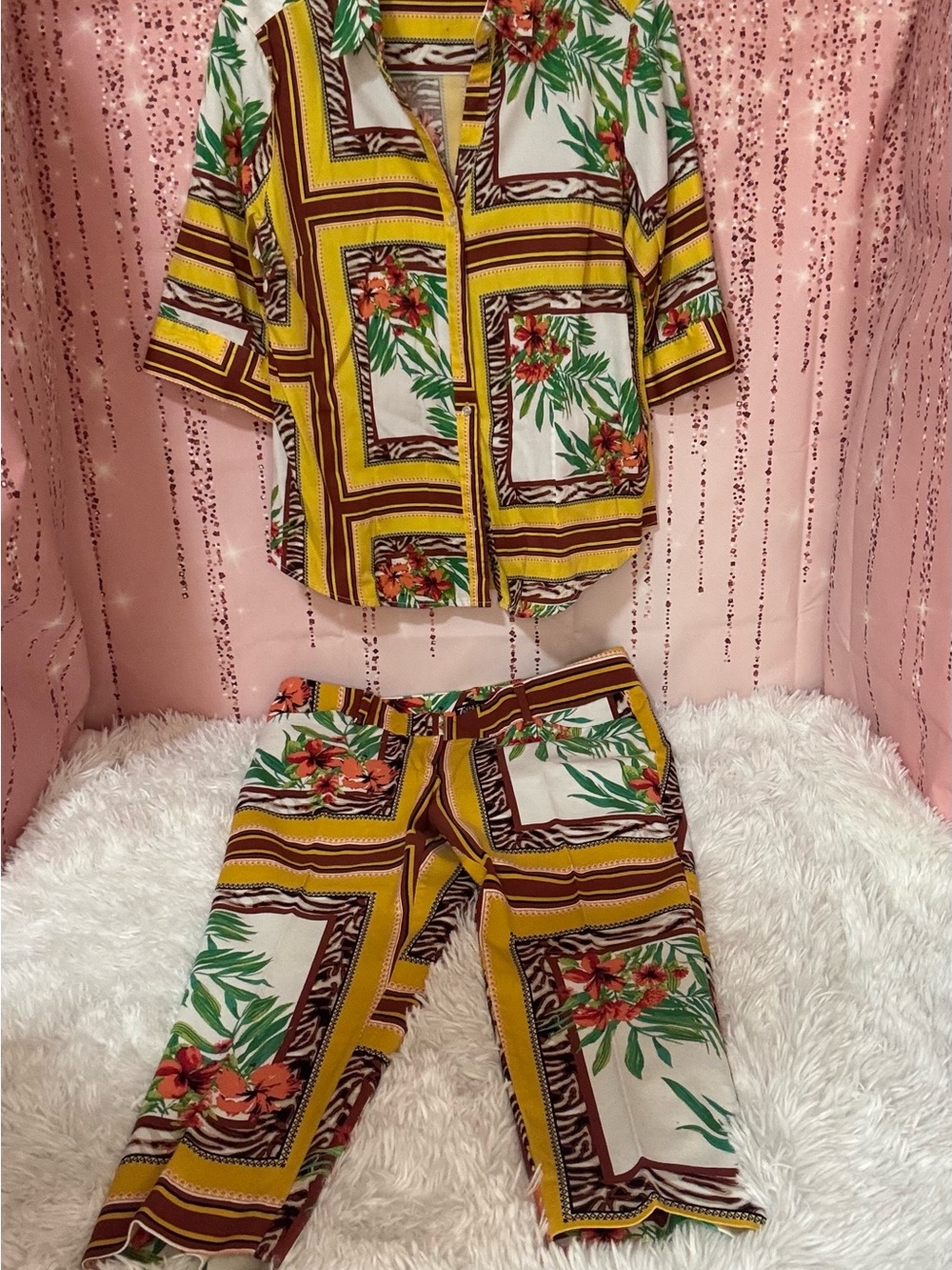 High-Waist Tropical Top & Capris Linen Set - Yellow & Green